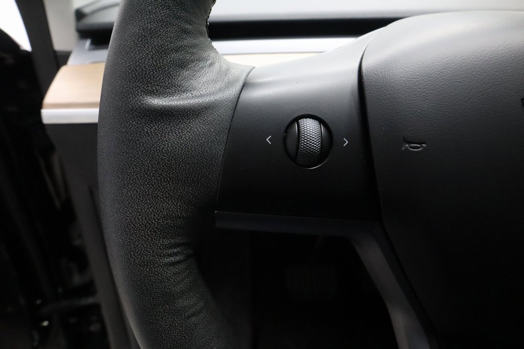 Used 2023 Tesla Model Y Long Range image 29