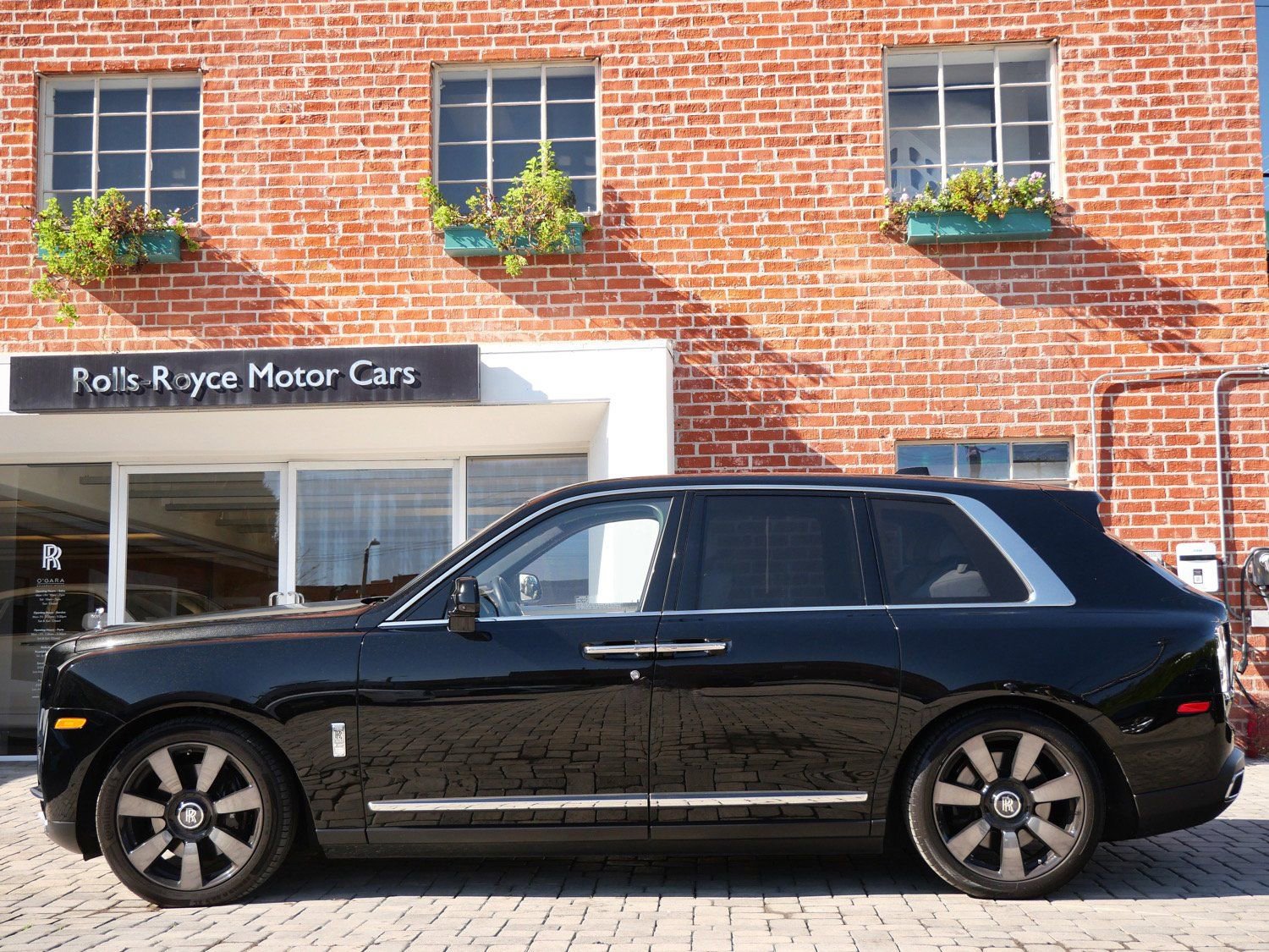 Certified 2023 Rolls-Royce Cullinan w/ Cullinan Package image 3