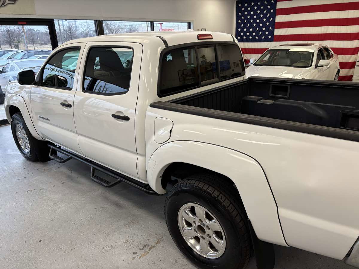 Used 2009 Toyota Tacoma PreRunner image 11