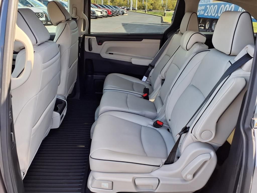 New 2026 Honda Odyssey Touring image 12