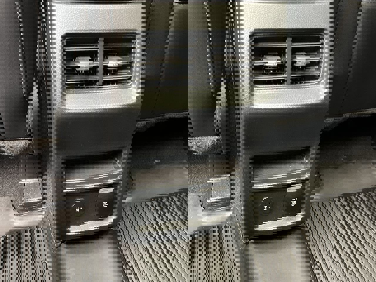 Used 2024 Ford Edge SEL w/ Convenience Package image 13