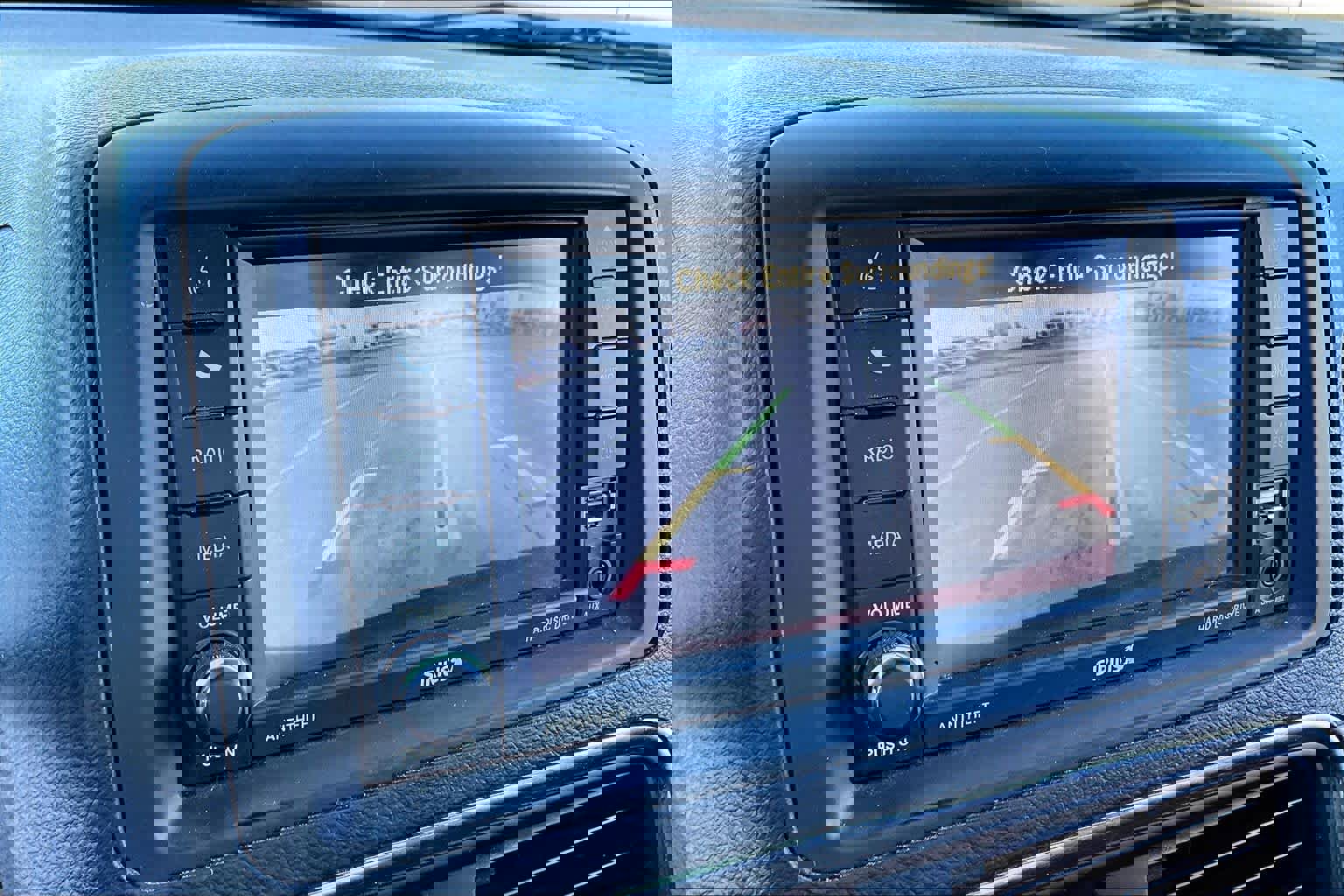 Used 2016 Dodge Grand Caravan SE image 22