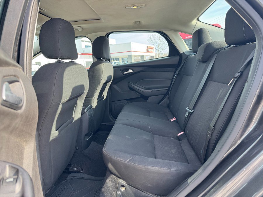 Used 2016 Ford Focus SE image 16