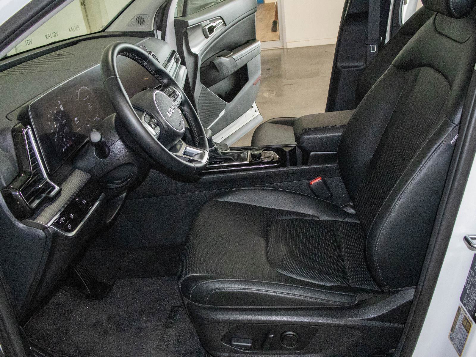 New 2025 Kia Sportage SX image 8