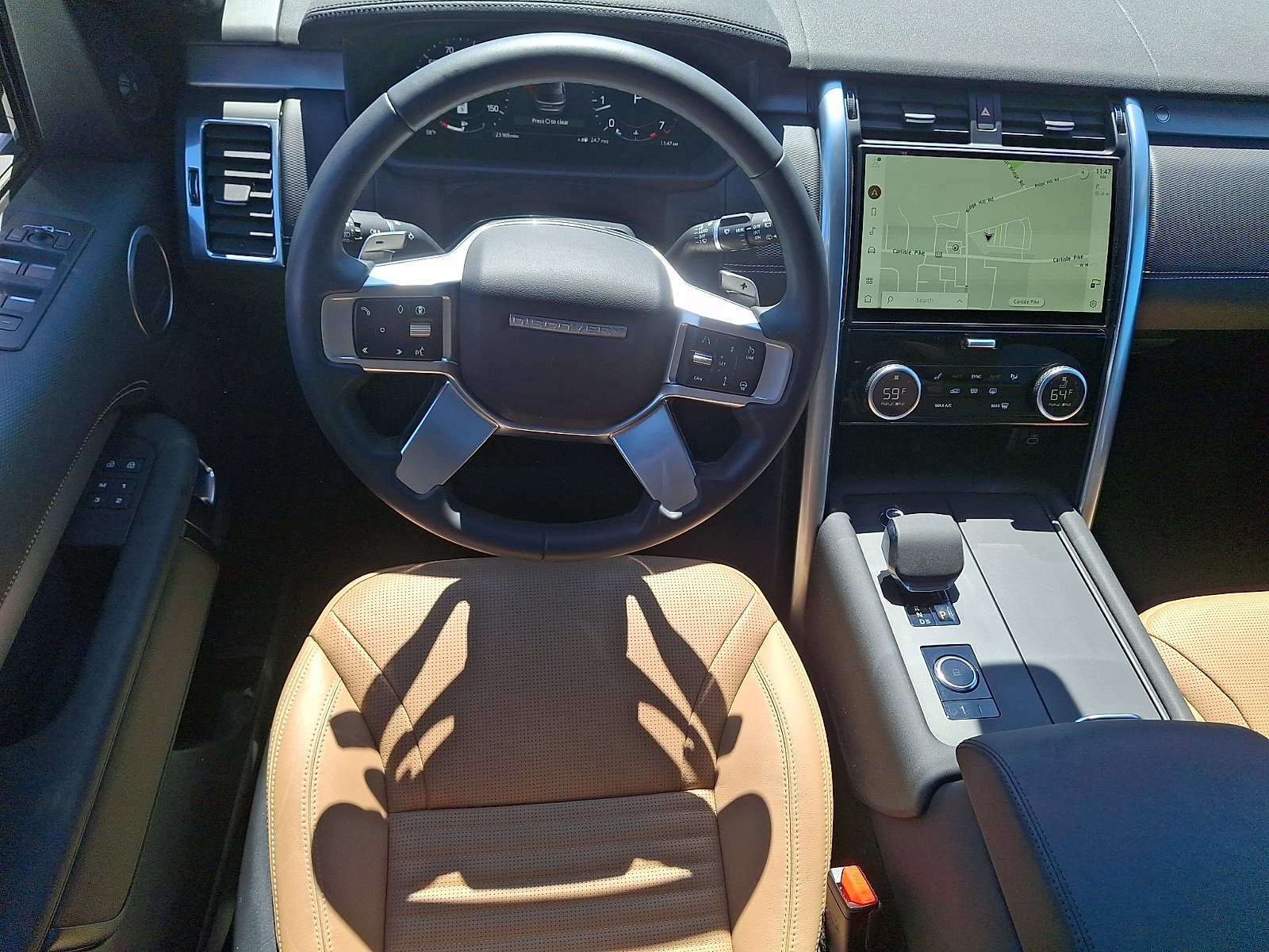 Used 2024 Land Rover Discovery Dynamic SE image 12