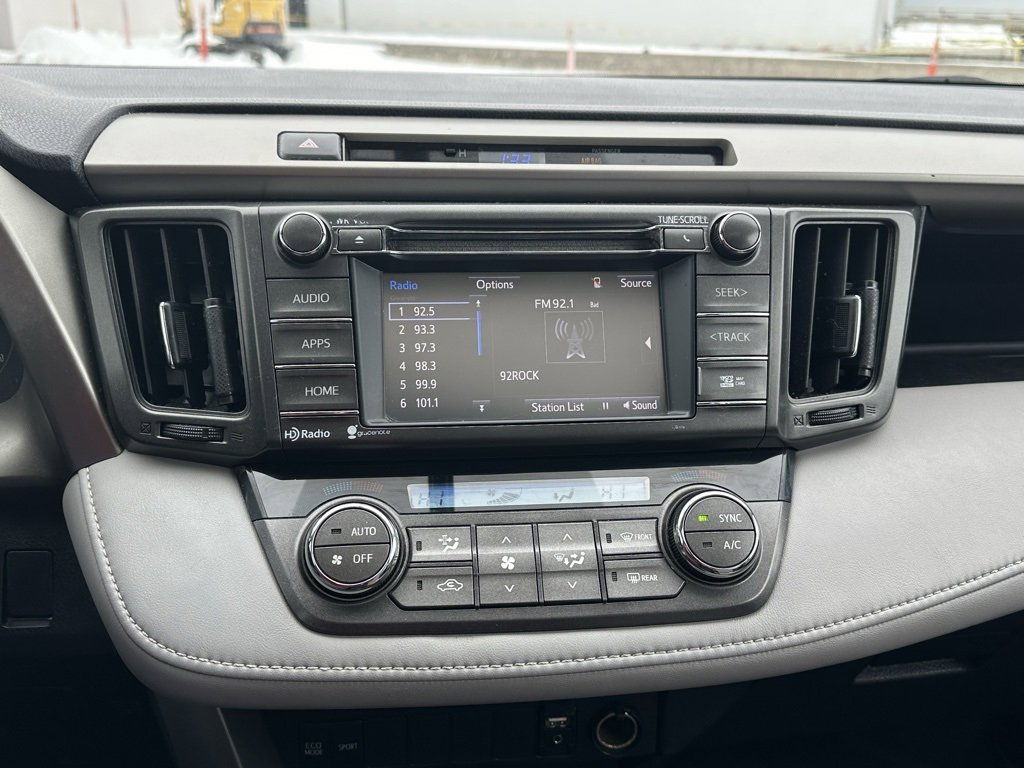 Used 2015 Toyota RAV4 XLE image 28