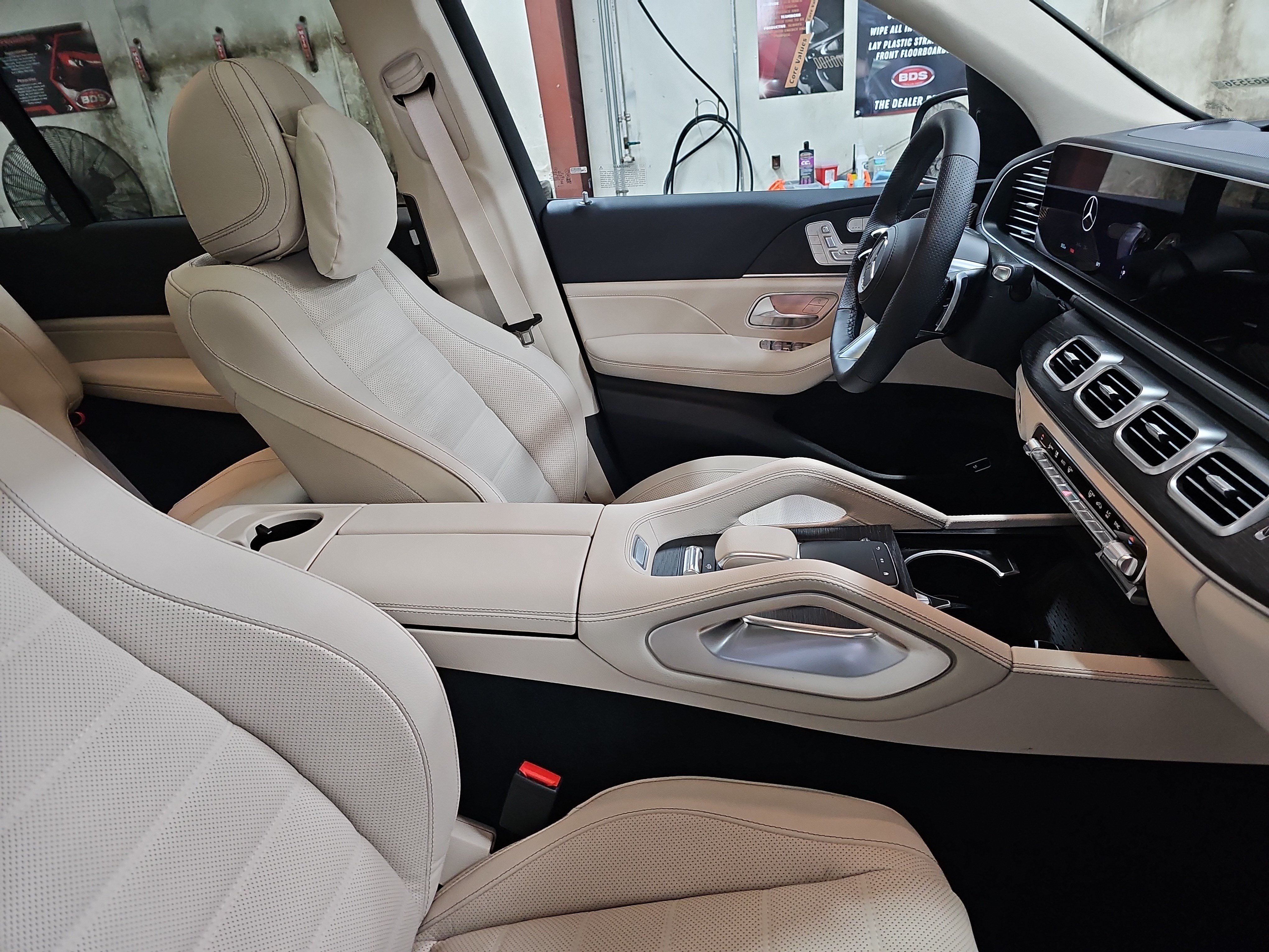 New 2026 Mercedes-Benz GLS 450 4MATIC image 10