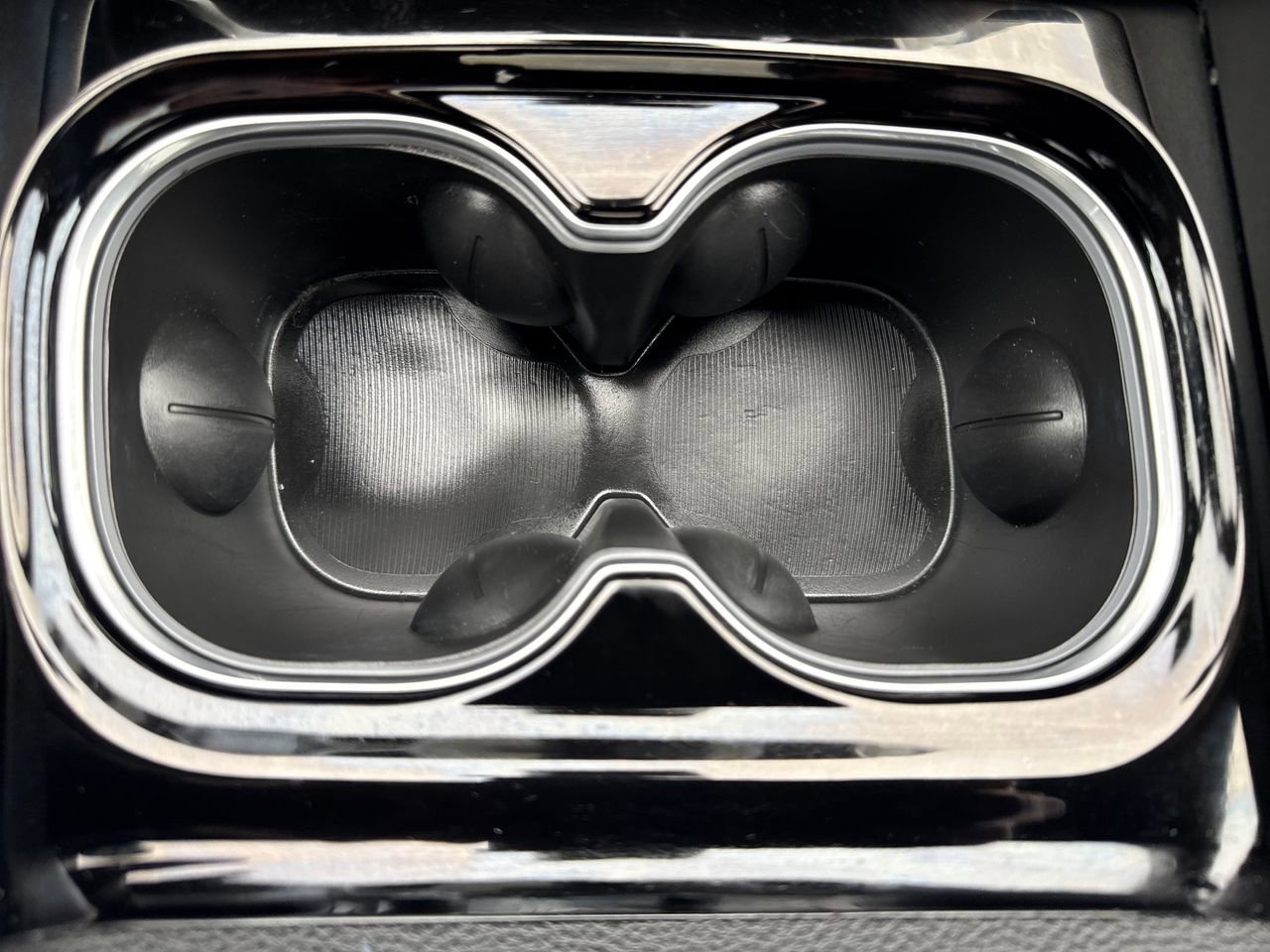 Used 2025 Chrysler Pacifica Premium image 25