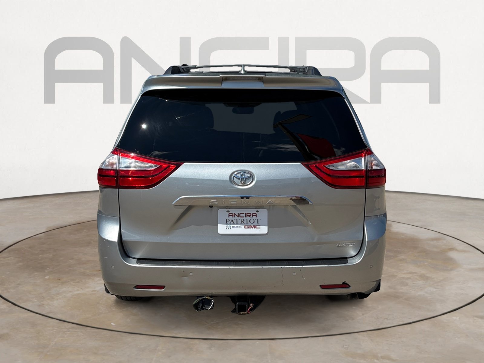 Used 2019 Toyota Sienna Limited Premium FWD image 9