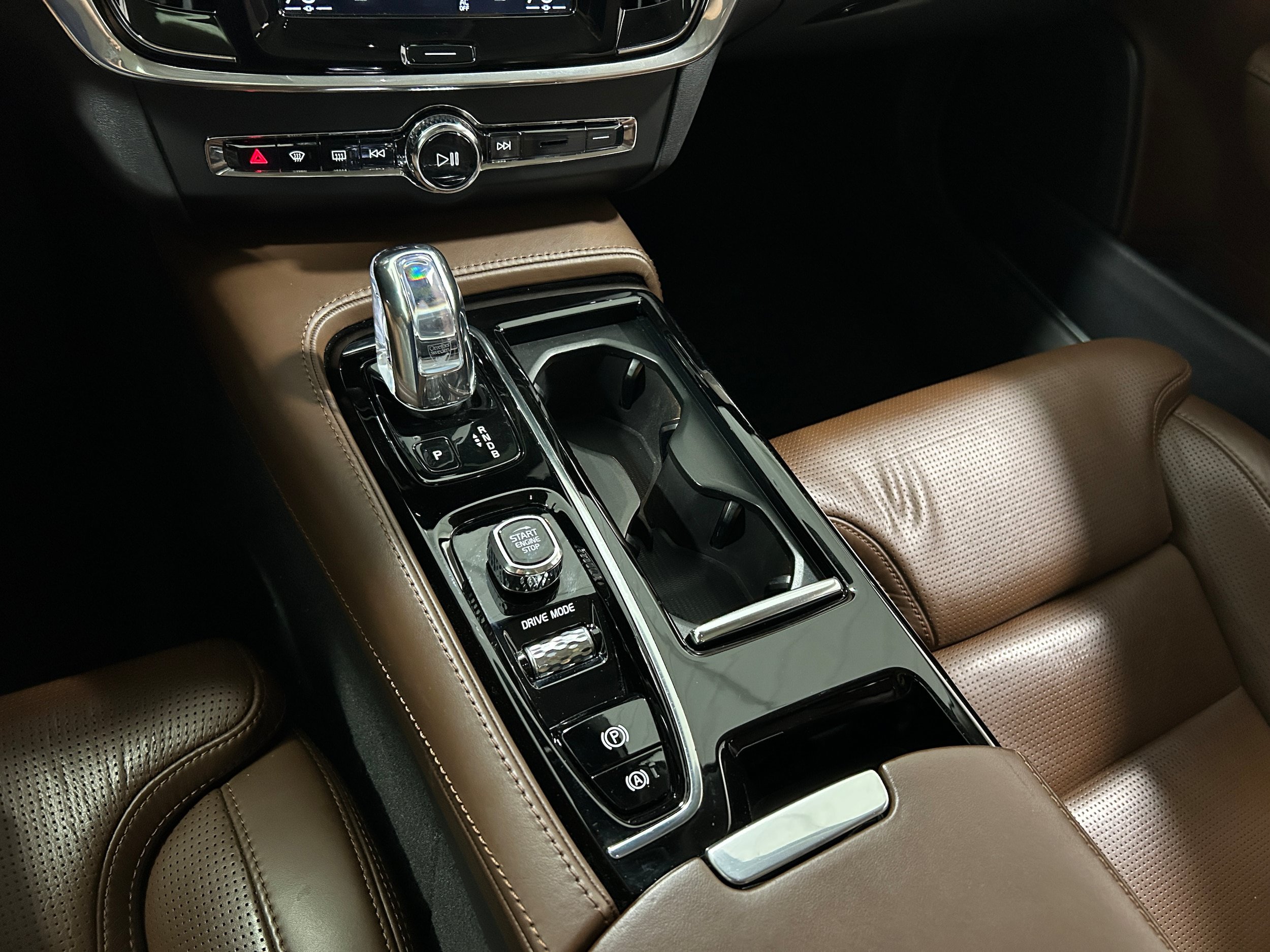 Used 2018 Volvo S90 T8 Inscription w/ Luxury Package AWD/4WD image 10