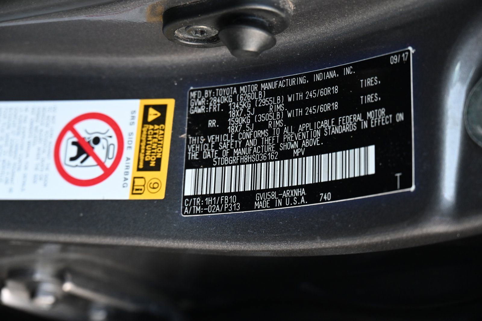 Used 2017 Toyota Highlander LE image 19