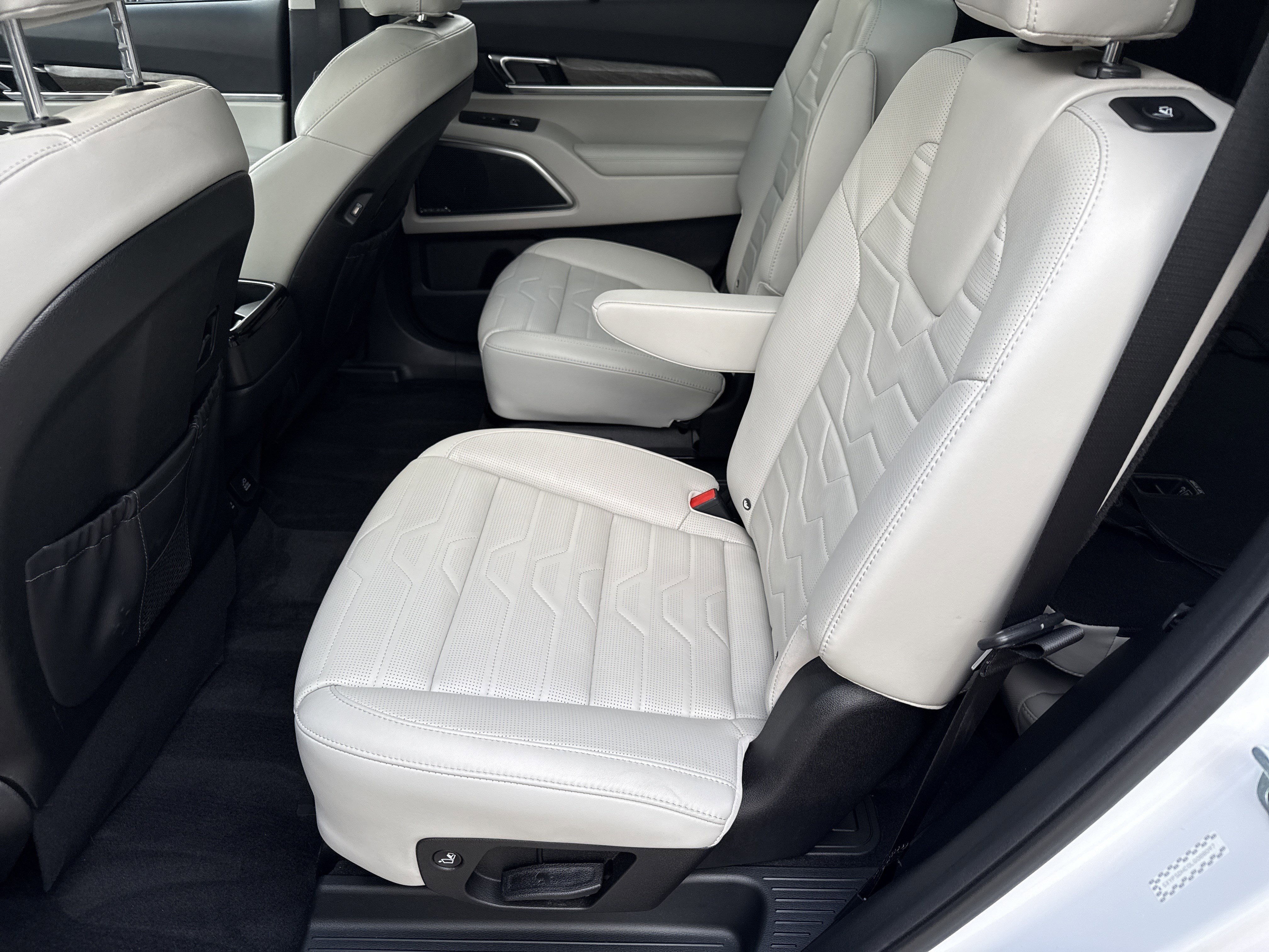 Used 2020 Kia Telluride SX w/ SX Prestige Package image 20