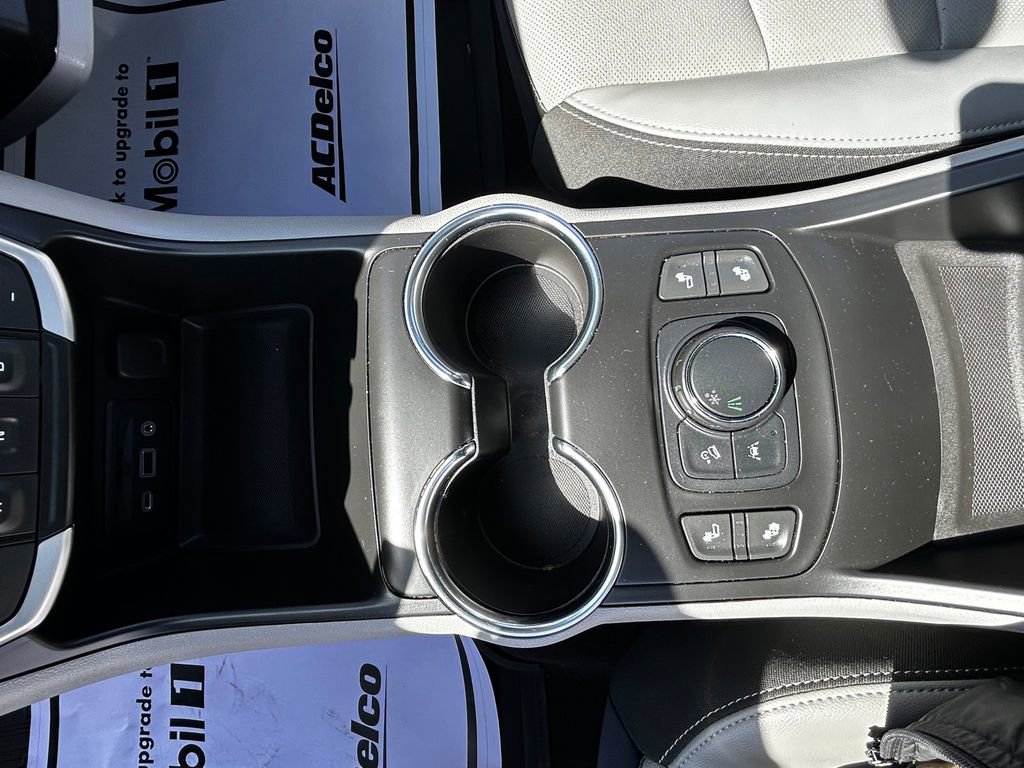 Used 2023 GMC Terrain SLT image 12