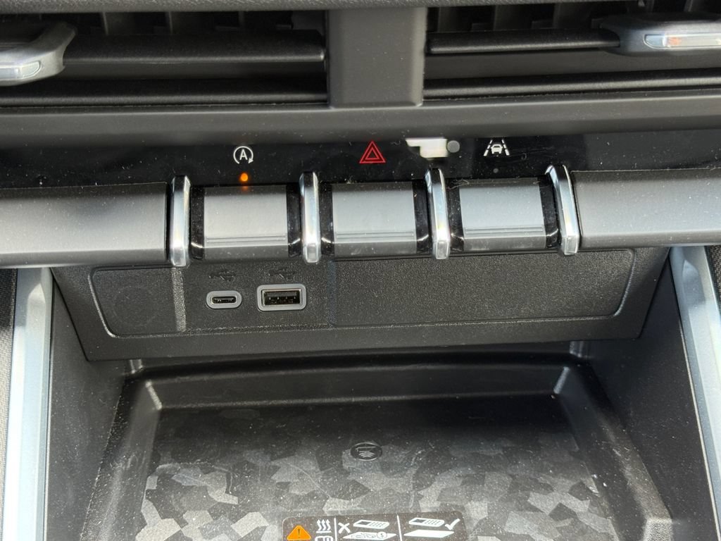 New 2026 Chevrolet Colorado Trail Boss w/ Off-Road Front Bumper Package AWD/4WD image 18