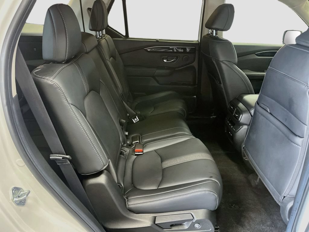 Used 2025 Honda Pilot EX-L image 27