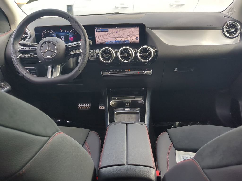 Used 2024 Mercedes-Benz GLA 250 4MATIC image 2