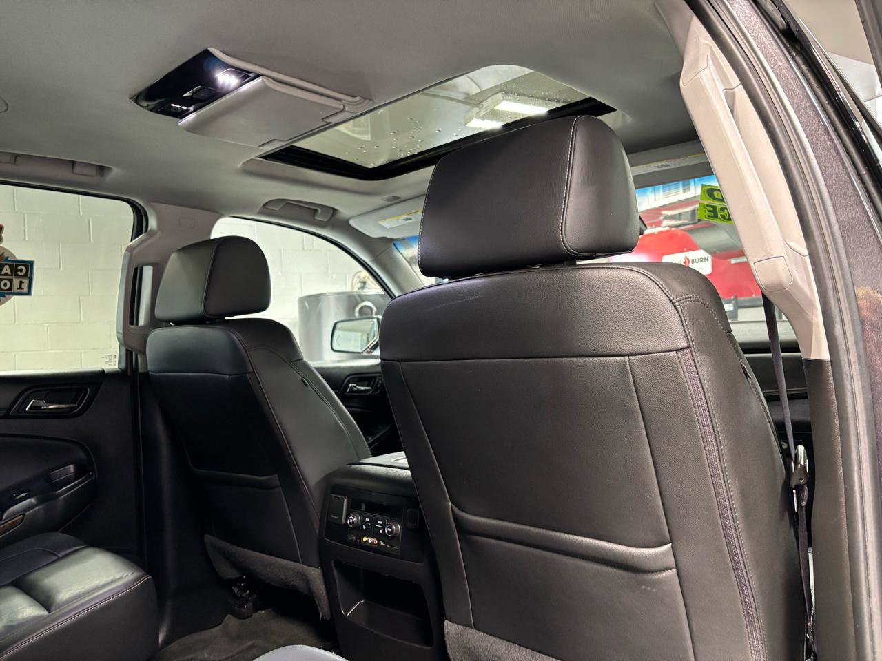 Used 2016 Chevrolet Suburban LT image 16
