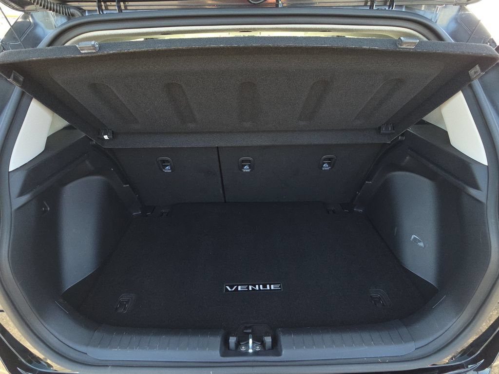 Used 2023 Hyundai Venue SEL FWD image 32