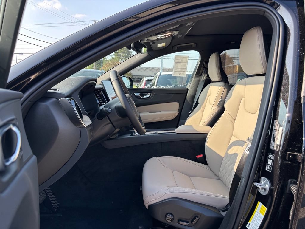 New 2026 Volvo XC60 B5 Plus w/ Climate Package AWD/4WD image 15