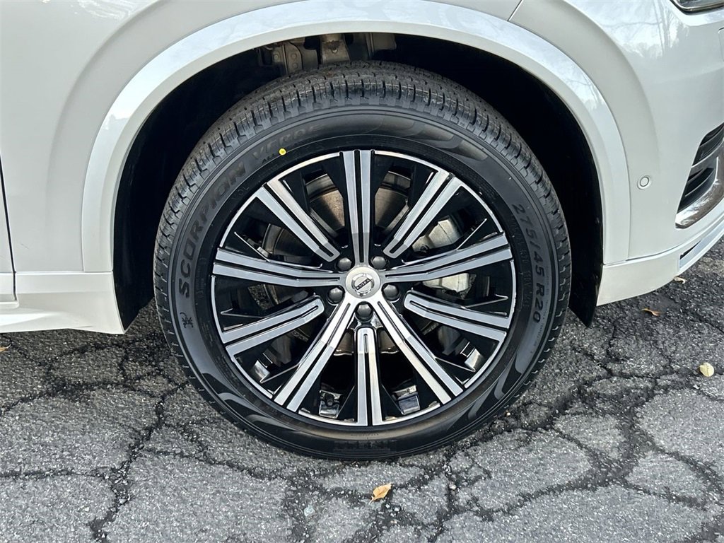 Certified 2024 Volvo XC90 B5 Plus w/ Protection Package Premier image 13