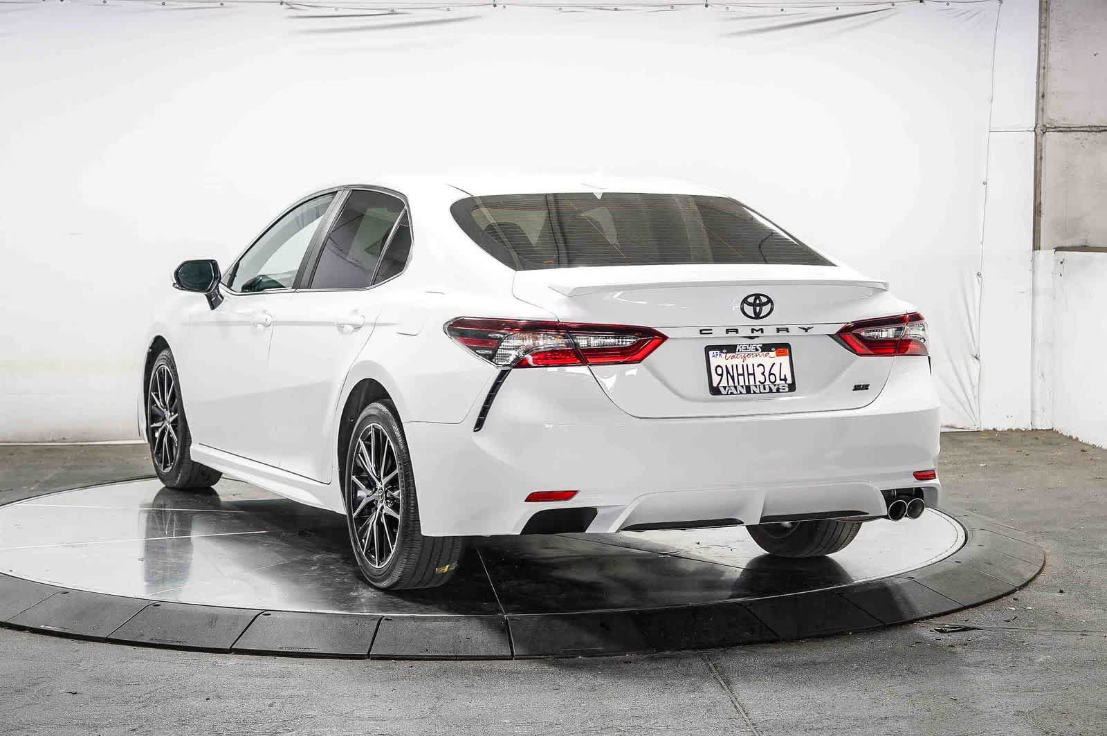 Certified 2024 Toyota Camry SE FWD image 3