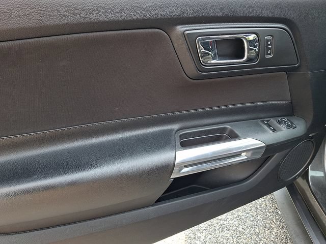 Used 2016 Ford Mustang Coupe RWD image 12