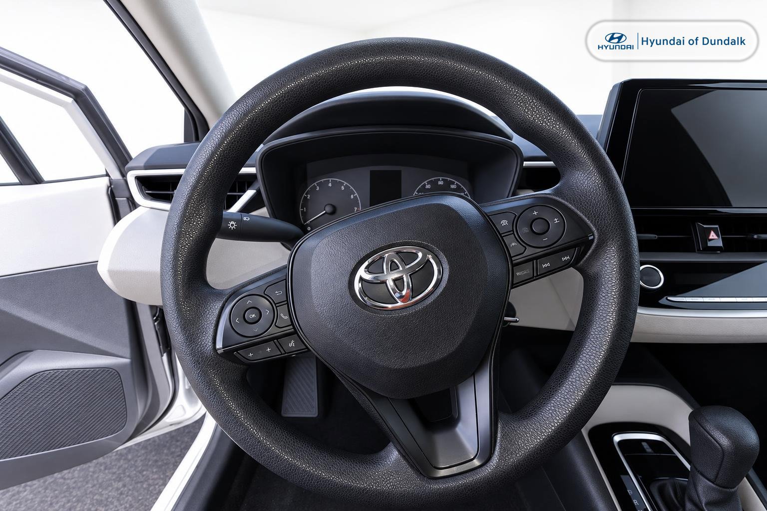 Used 2025 Toyota Corolla LE FWD image 10