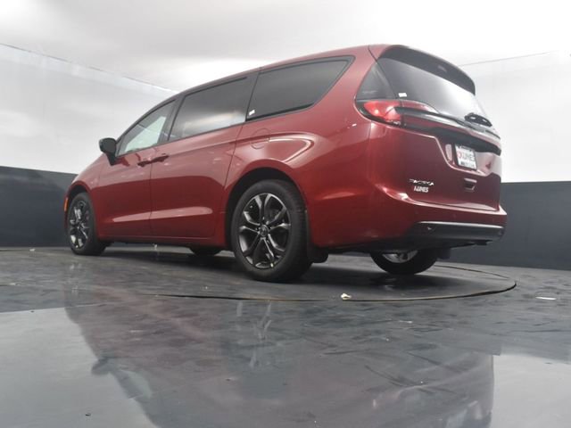New 2026 Chrysler Pacifica Select FWD image 44