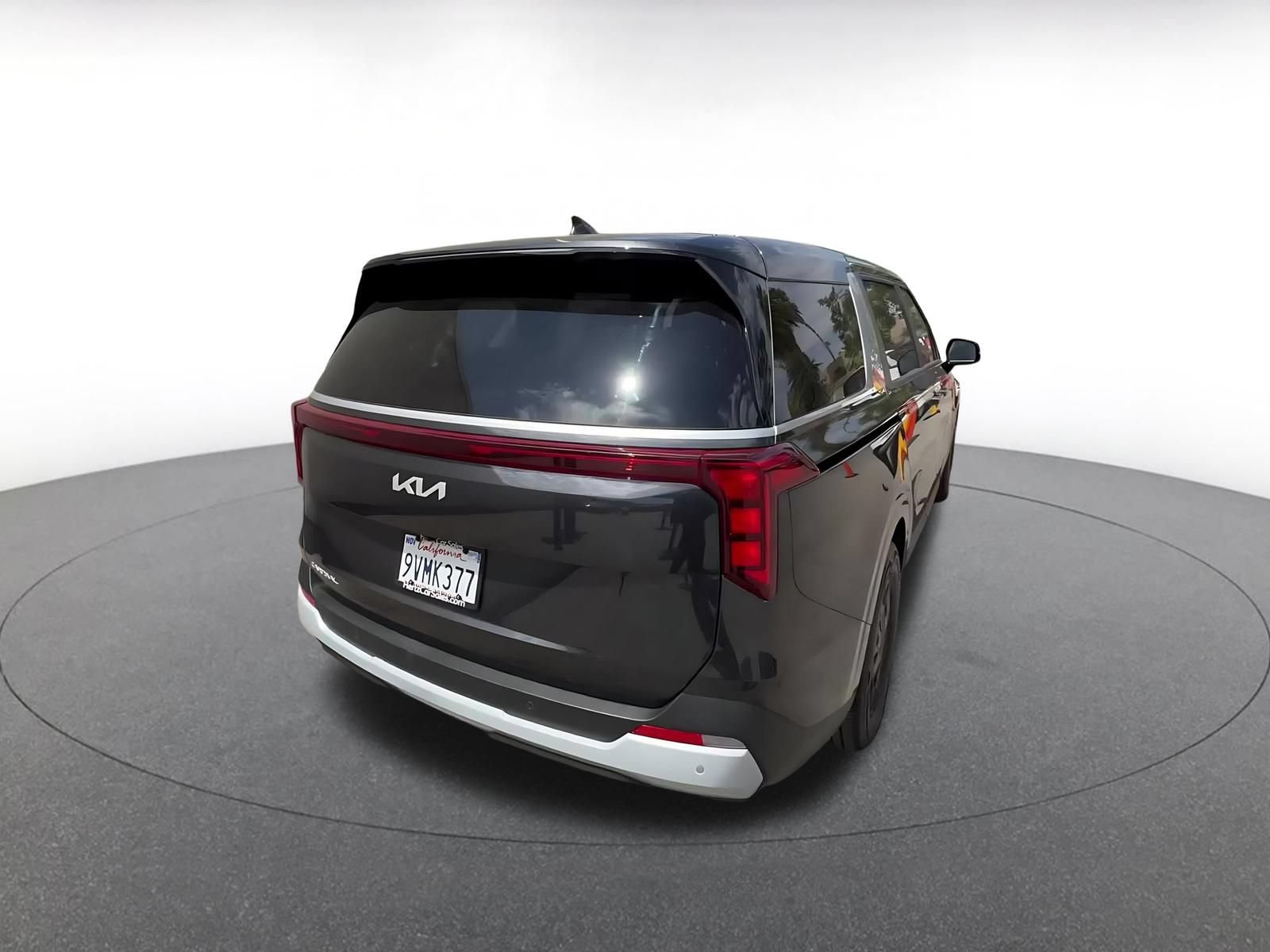Used 2026 Kia Carnival FWD image 14