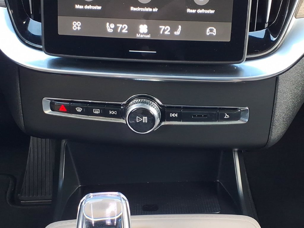 Certified 2026 Volvo XC90 B6 Plus AWD/4WD image 20