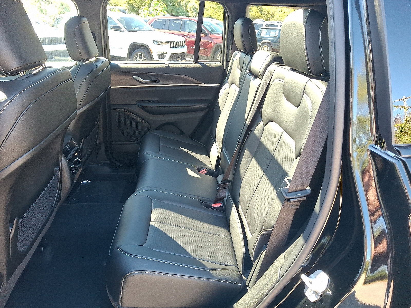 New 2025 Jeep Grand Cherokee Limited image 6