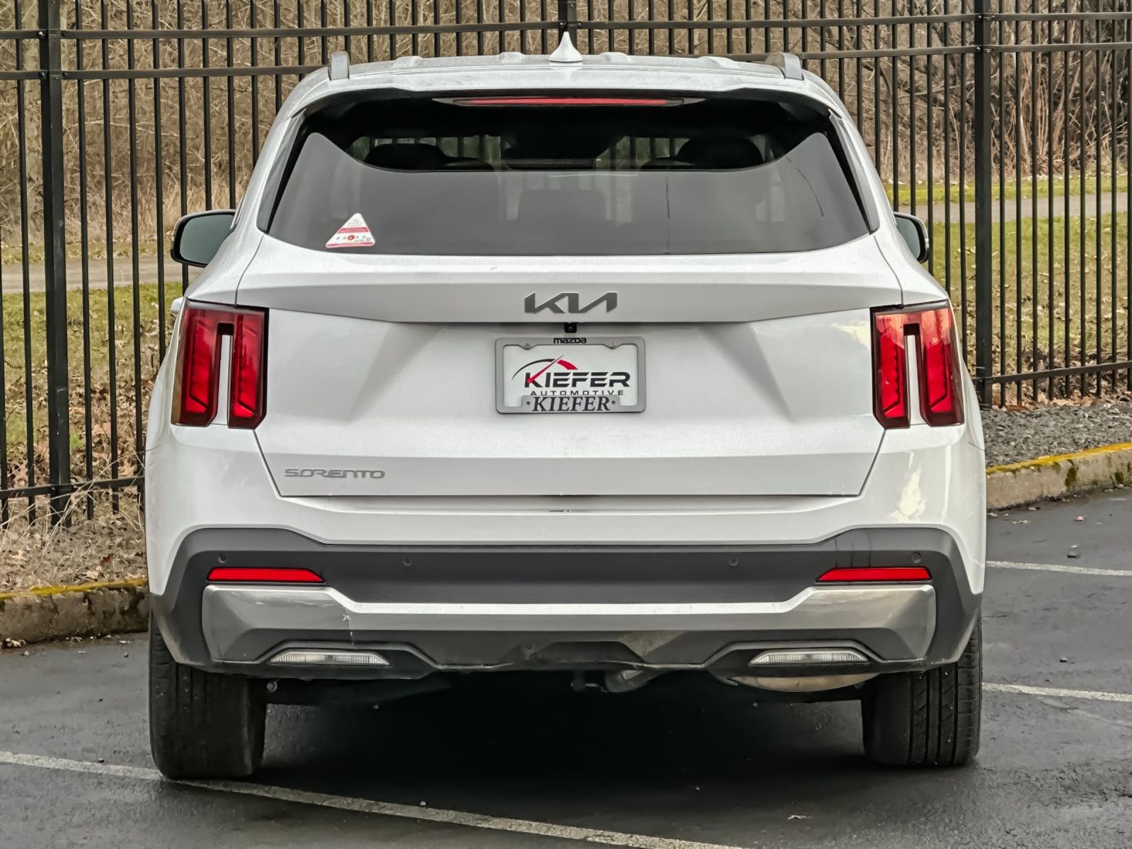 Used 2024 Kia Sorento S image 4