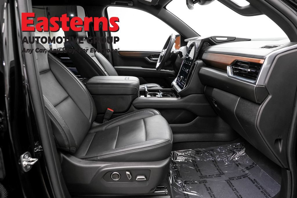 Used 2025 GMC Yukon XL Denali AWD/4WD image 26