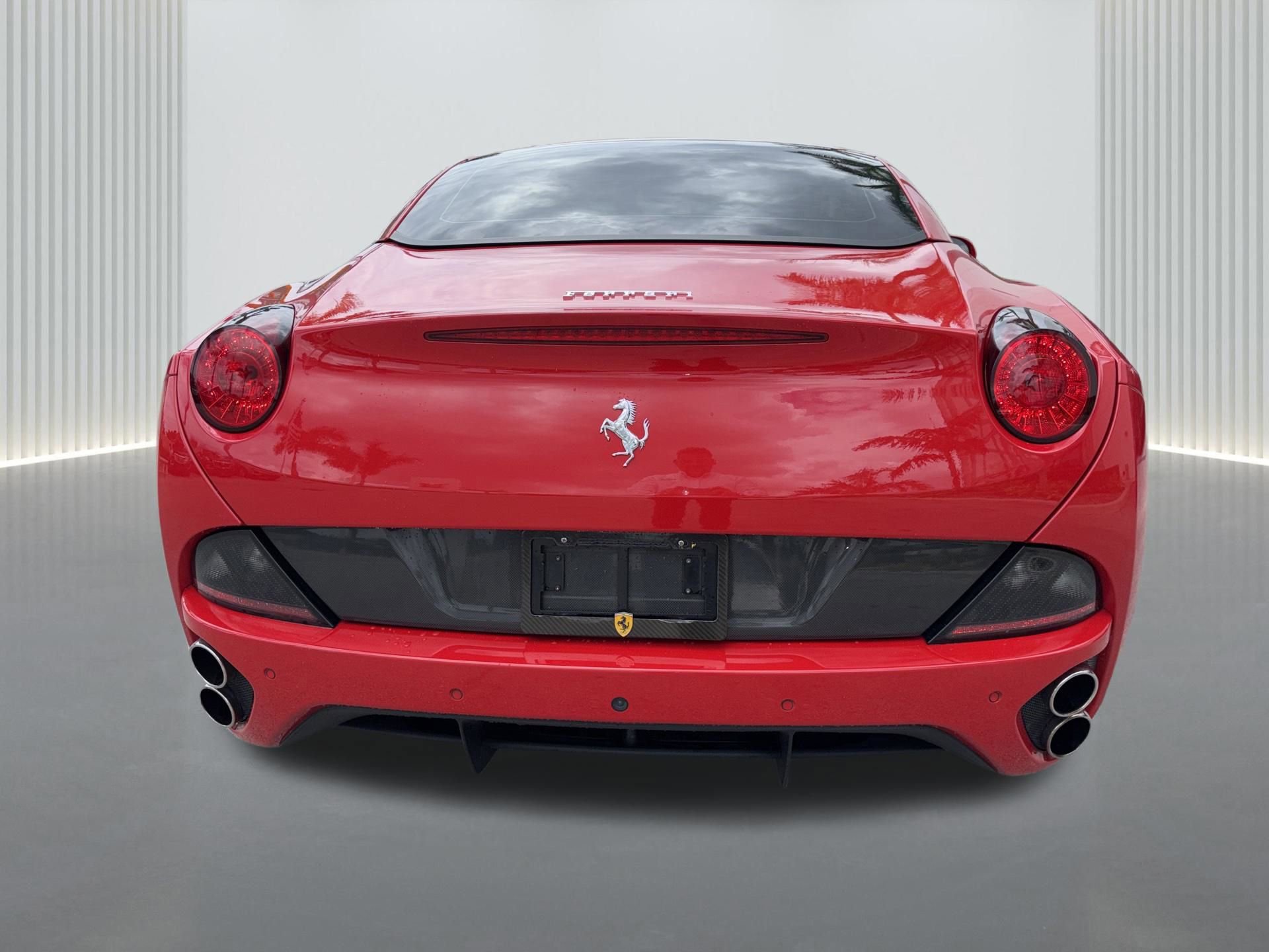 Used 2013 Ferrari California RWD image 5