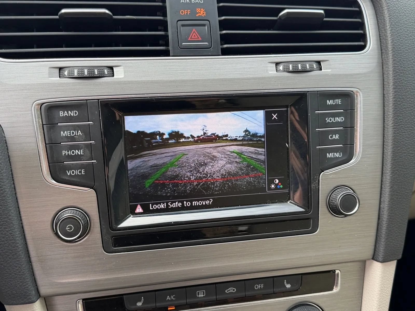 Used 2015 Volkswagen Golf TDI SEL FWD image 19