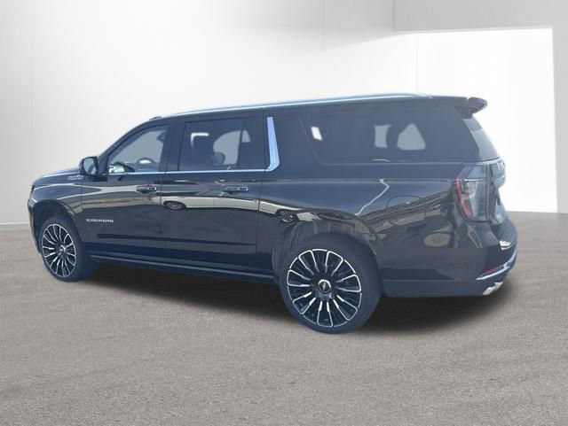 Used 2025 Chevrolet Suburban High Country AWD/4WD image 5
