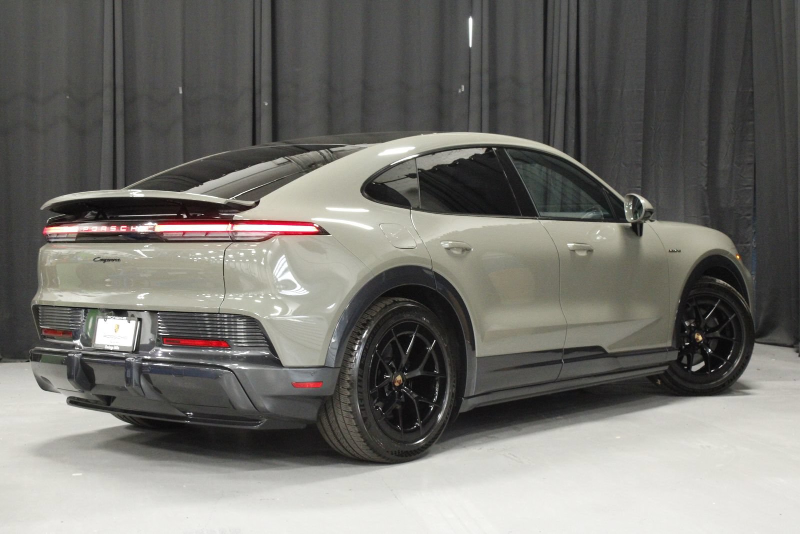 New 2026 Porsche Cayenne Electric Coupe AWD/4WD image 7