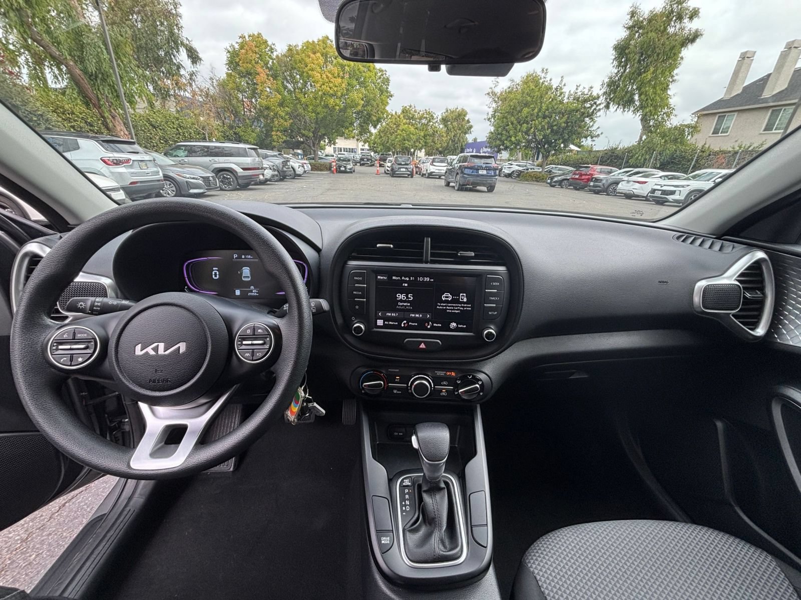 Used 2025 Kia Soul LX w/ LX Technology Package FWD image 26