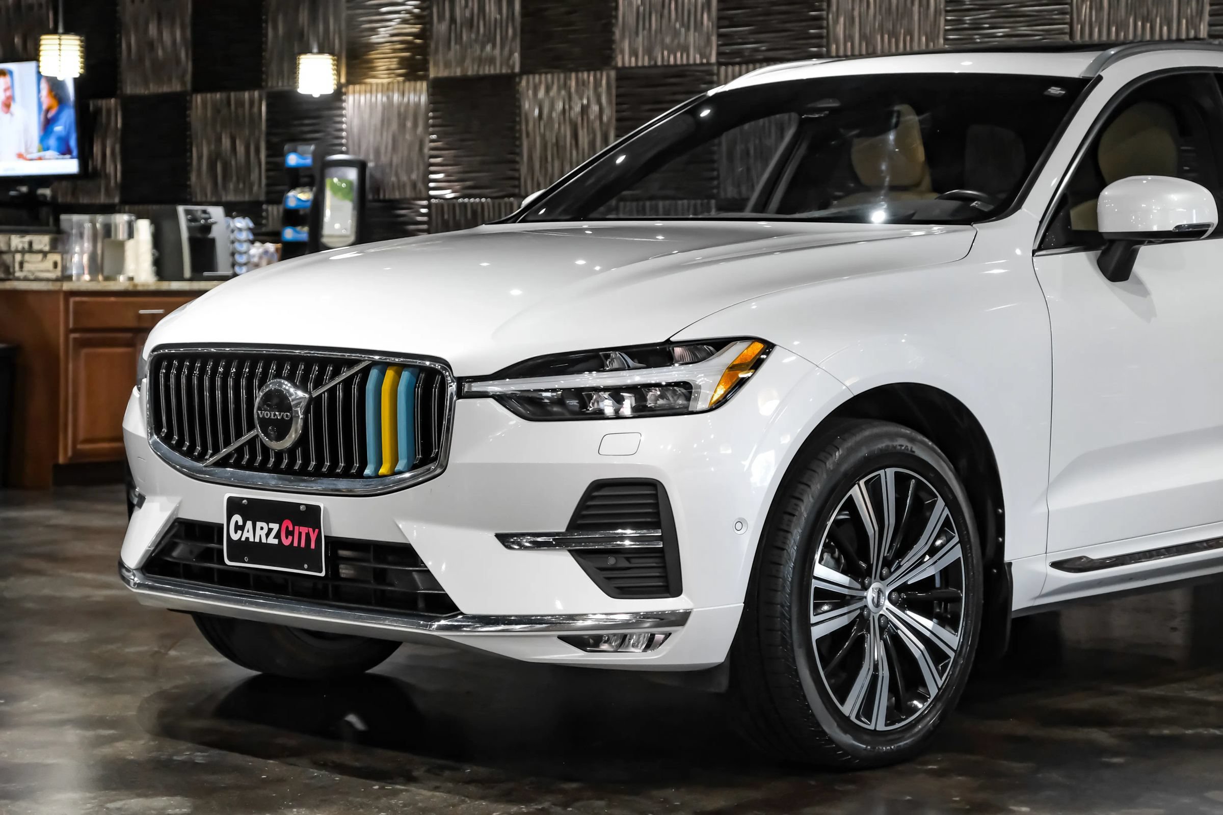 Used 2022 Volvo XC60 B5 Inscription w/ Advanced Package FWD image 7