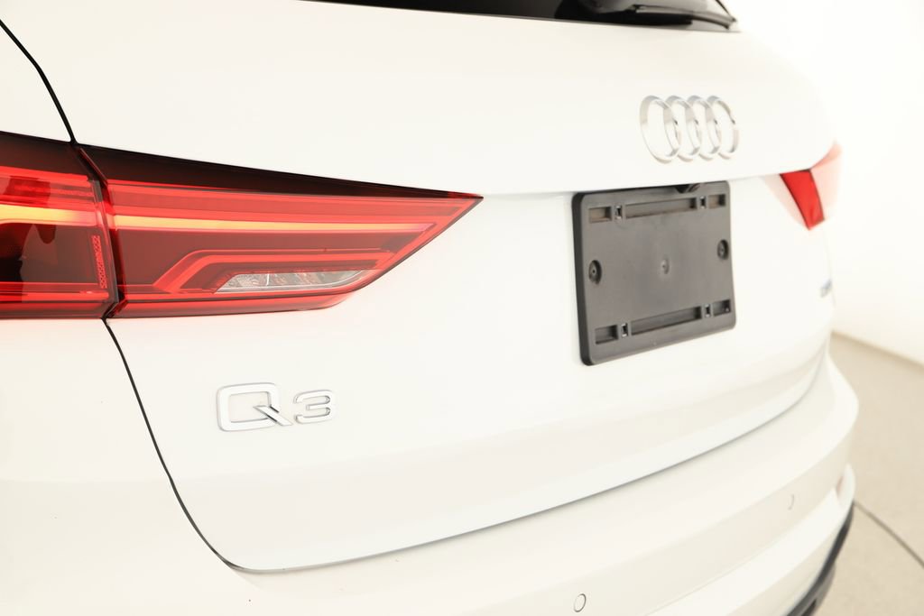 Used 2024 Audi Q3 2.0T Premium Plus w/ Premium Plus Package AWD/4WD image 37