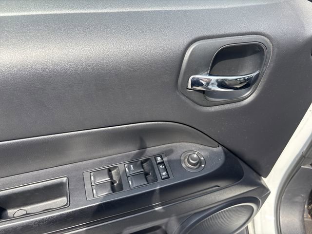 Used 2017 Jeep Patriot 75th Anniversary w/ Power Value Group AWD/4WD image 16