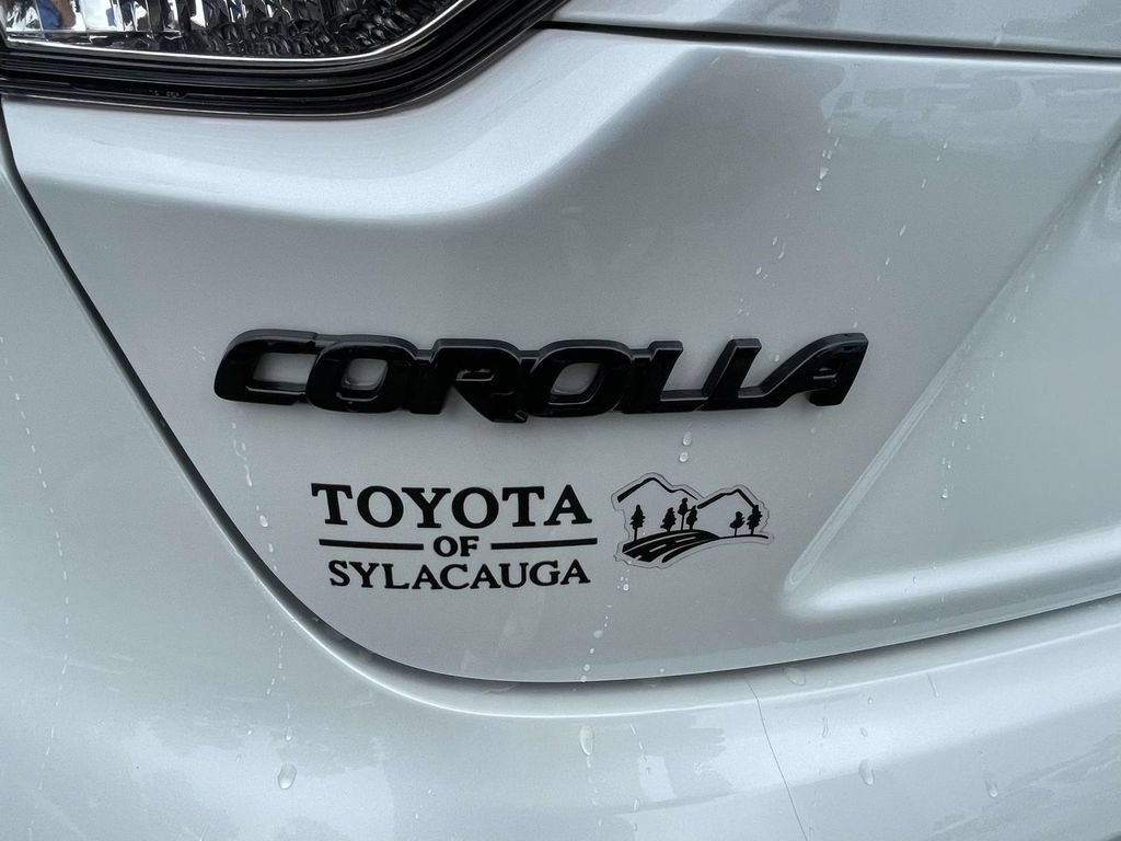 Used 2025 Toyota Corolla LE FWD image 9