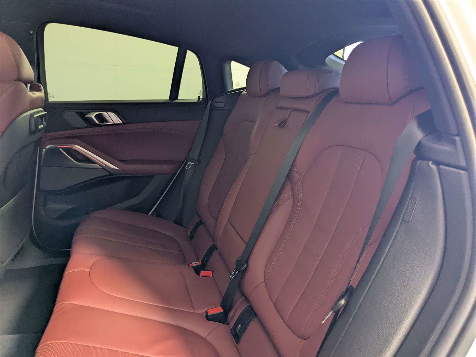 Used 2020 BMW X6 sDrive40i w/ M Sport Package image 34