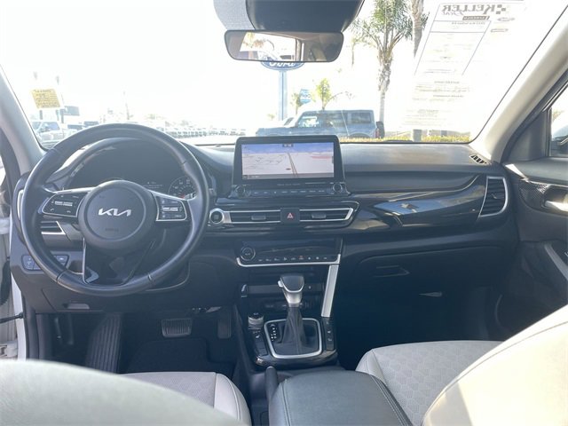 Used 2022 Kia Seltos EX image 20