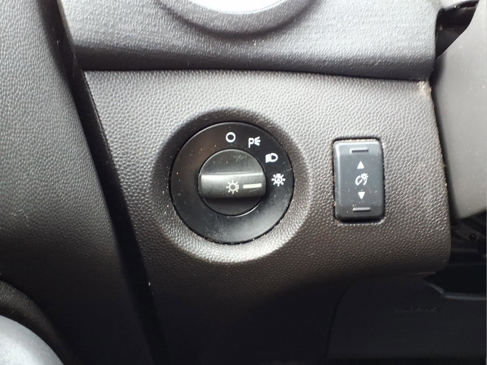 Used 2017 Ford Fiesta SE image 15