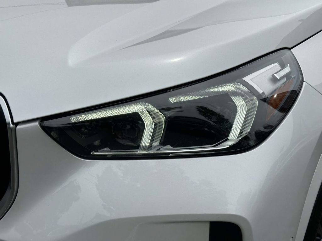 Used 2023 BMW X1 xDrive28i w/ Premium Package AWD/4WD image 9