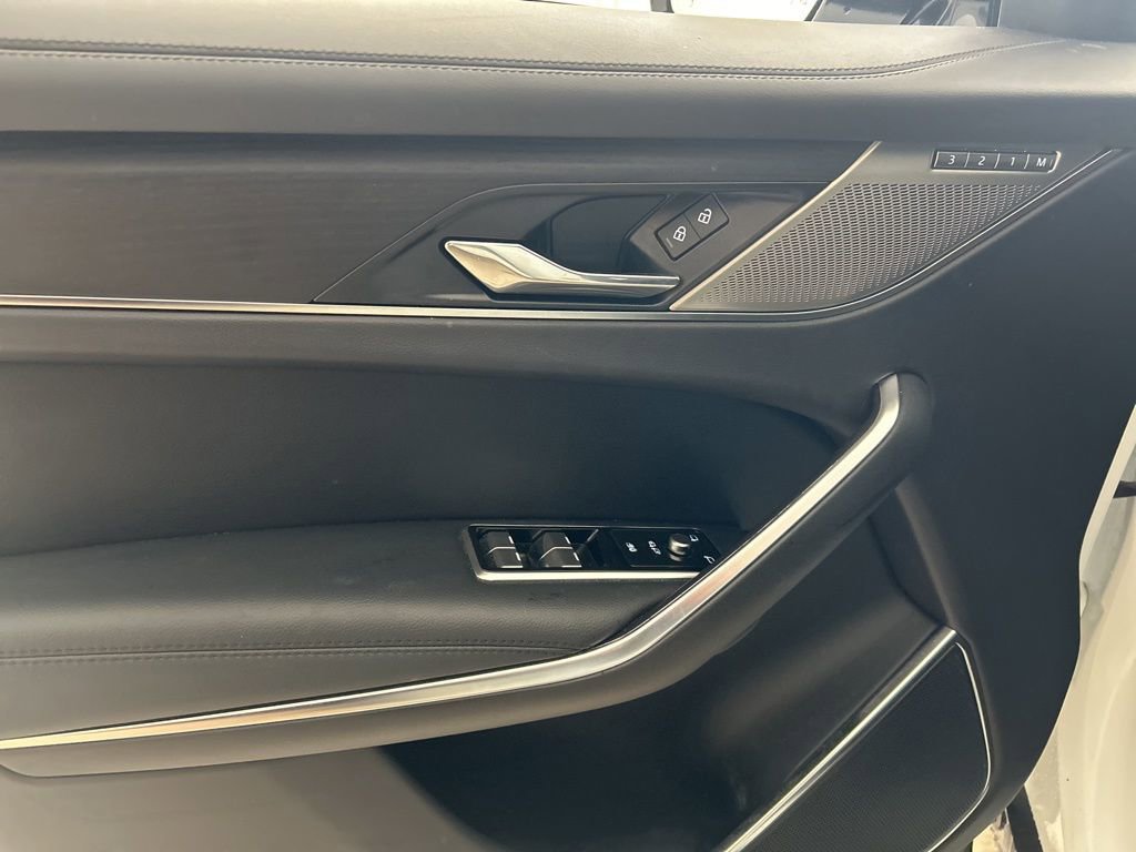 Used 2023 Jaguar F-PACE S image 3