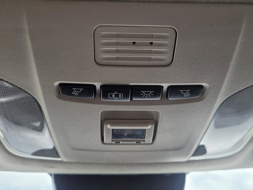 Used 2020 Toyota Corolla LE image 25