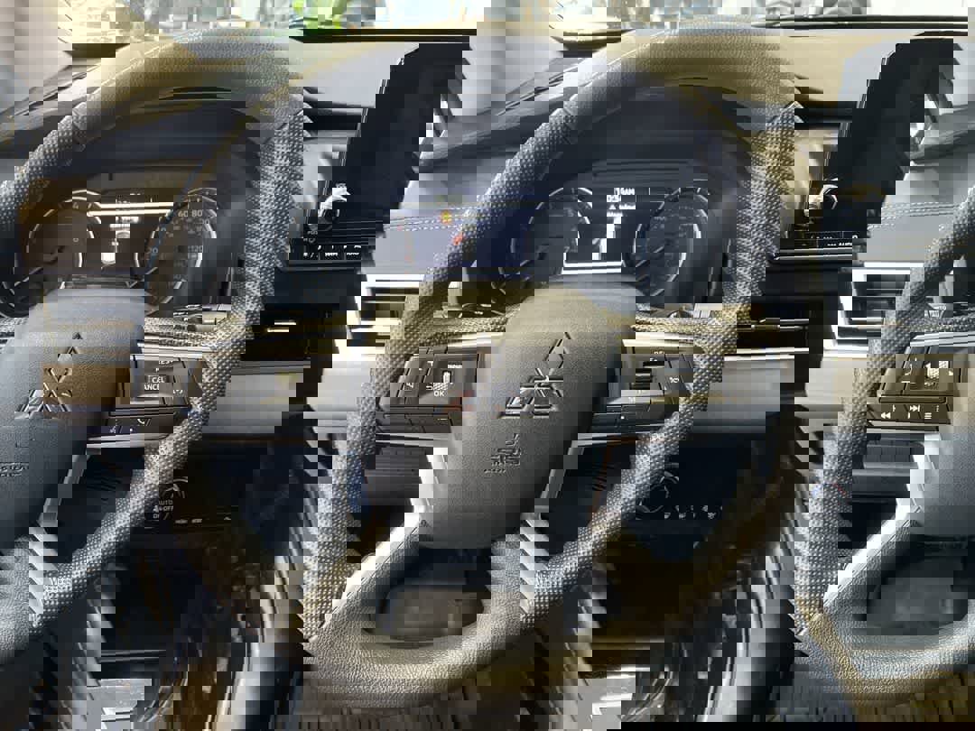 Used 2022 Mitsubishi Outlander ES image 14