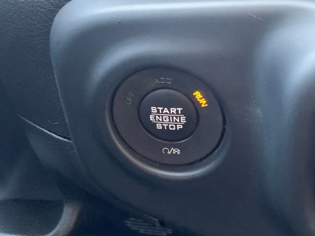 Used 2018 Jeep Wrangler Unlimited Sahara w/ Uconnect 4C Nav & Sound Group AWD/4WD image 16
